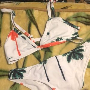 Tropical bikini set NEVER WORN perfect condition